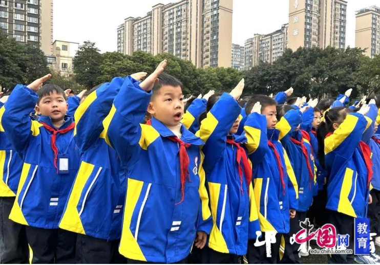直击!解锁邛崃各校园新学期的不同打开方式